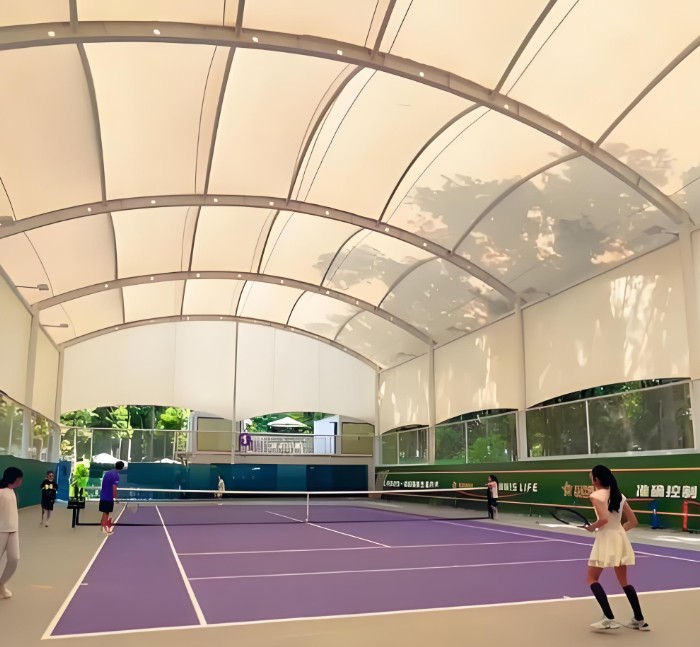 Mái che sân tennis bạt căng hiện đại cho không gian thi đấu chuyên nghiệp