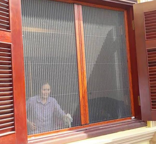 Cửa lưới chống muỗi dạng xếp 2 cánh