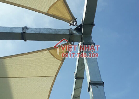 Sự vững chắc của cột trụ bạt căng