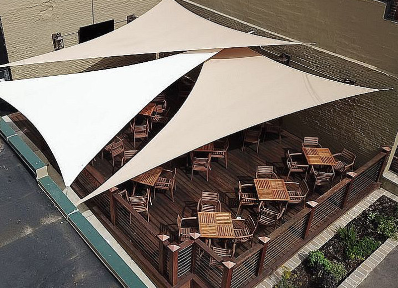 Các loại mái che bạt căng cho quán cafe