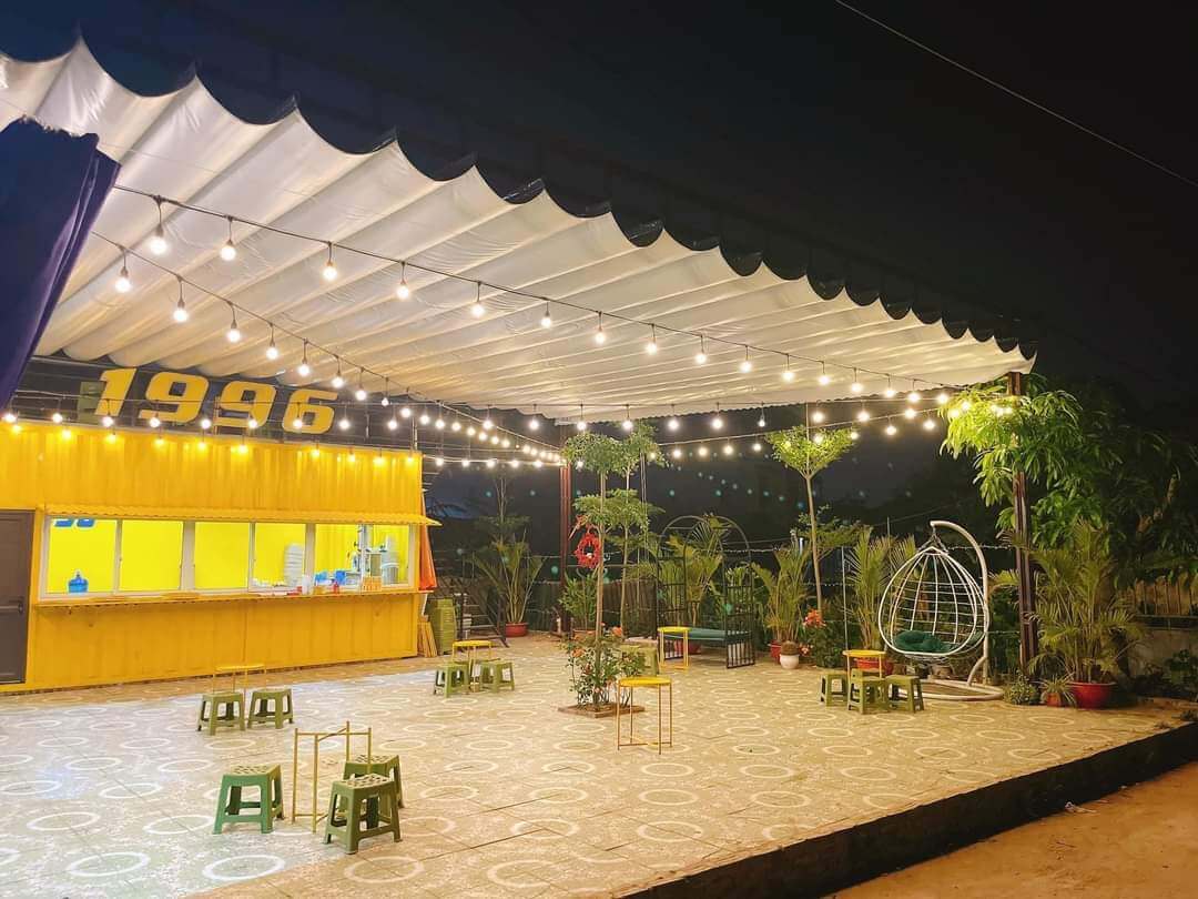 Mái che bạt xếp quán cafe