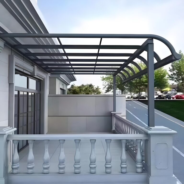 Tại Sao Nên Chọn Khung Nhôm Cho Mái Che Hiện Đại?