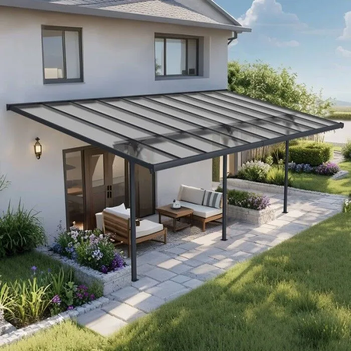 Mái che Canopy được thiết kế hài hòa với kiến trúc ngôi nhà.