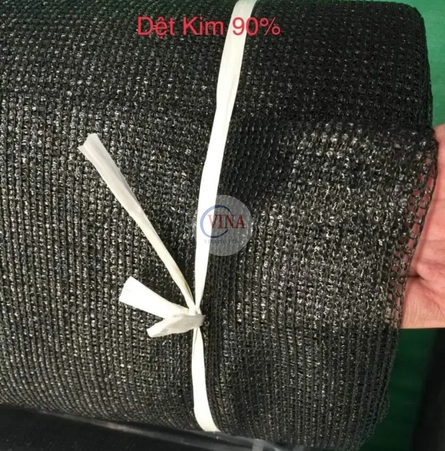 Cận cảnh cuộn lưới che nắng dệt kim sợi dẹt 90% màu đen