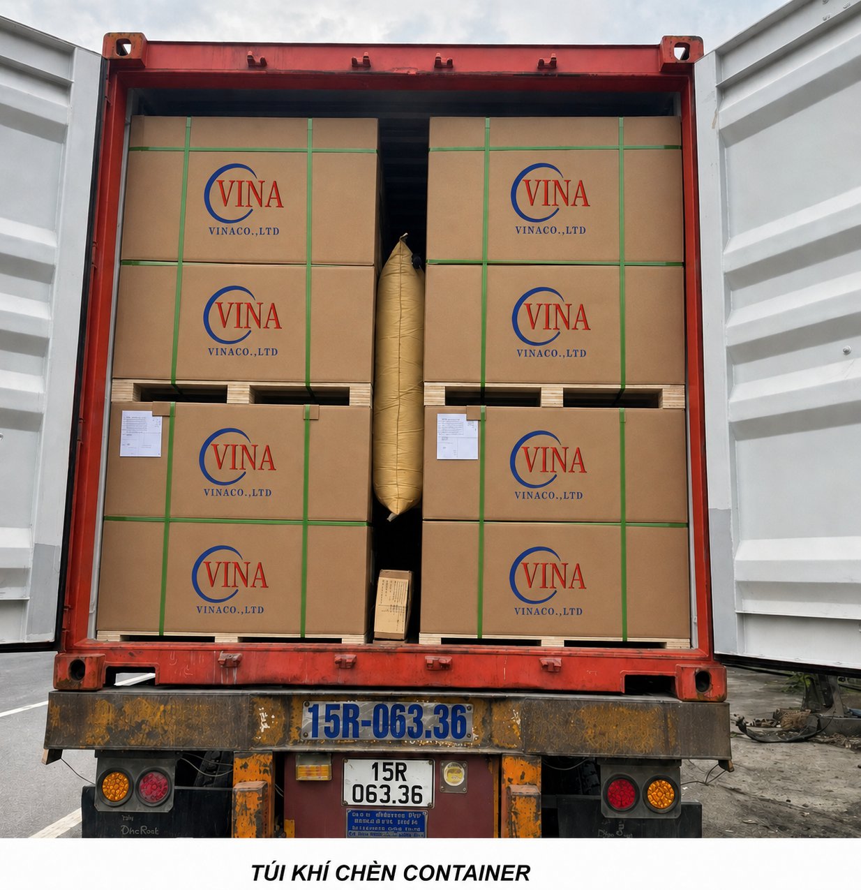 Túi khí chèn hàng container chèn thực tế giữa các thùng hàng trong container