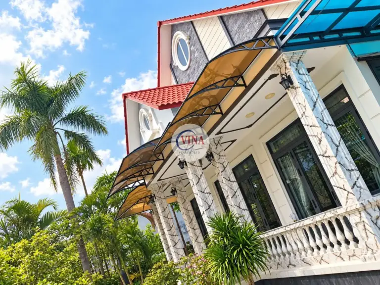 Mái Che Canopy Biệt Thự Sân Vườn Tấm Poly Nâu Trà – Công Trình Thực Tế